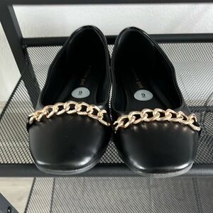 Women Madden Girl Women Size 9 Casual Flat Dress Shoe in perfect condition.